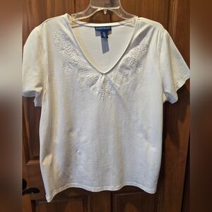 Karen Scott White Embroidered V-Neck Tee